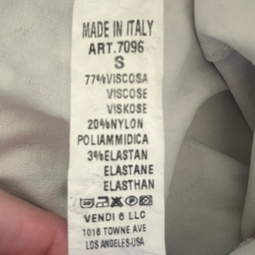Venti6 Crinkle Jogger White with floral/shapes Small
Made in Italy - Picture 4 of 5